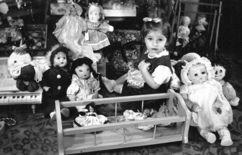 COVID19 Quarantine 1940s girls dolls anxiety