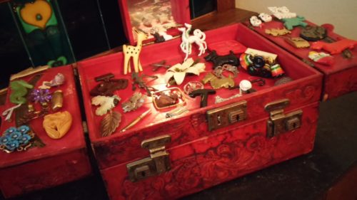 all vintage pins in 1940s train case