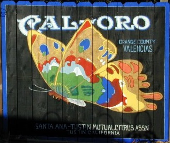 caloro mural vintage backyard